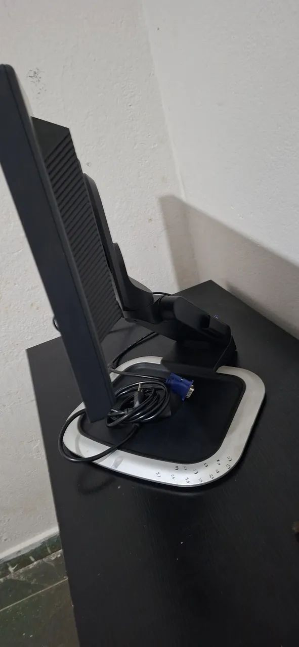 Monitor lenovo thinkvision articulado  - Foto 2