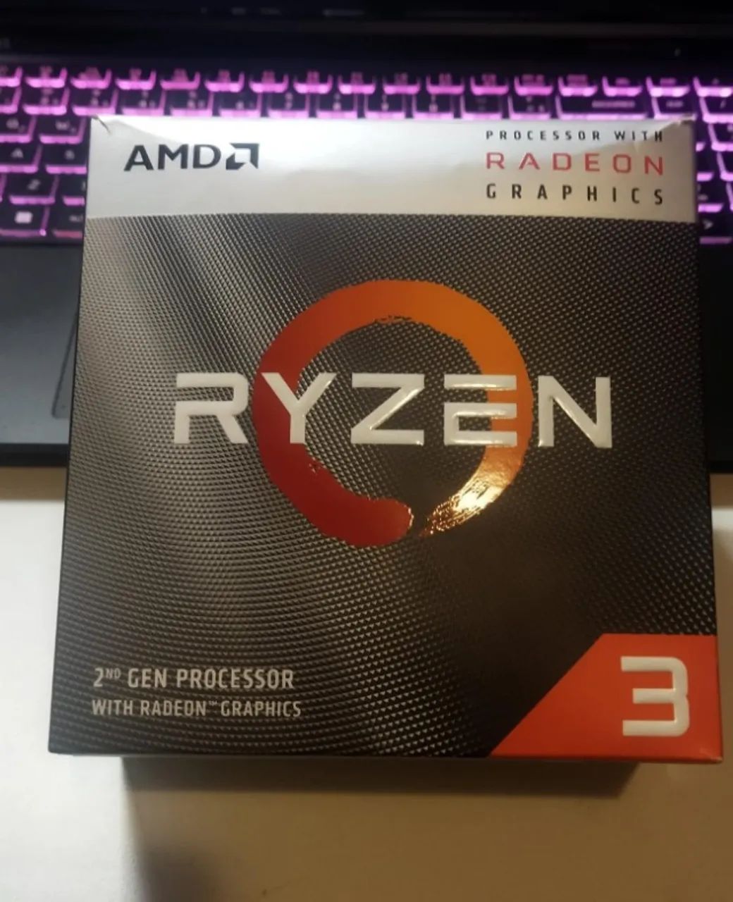 Processador AMD Ryzen 3 3200G + Vega 8 | Com Caixa e Cooler Original | 5 Anos de Uso