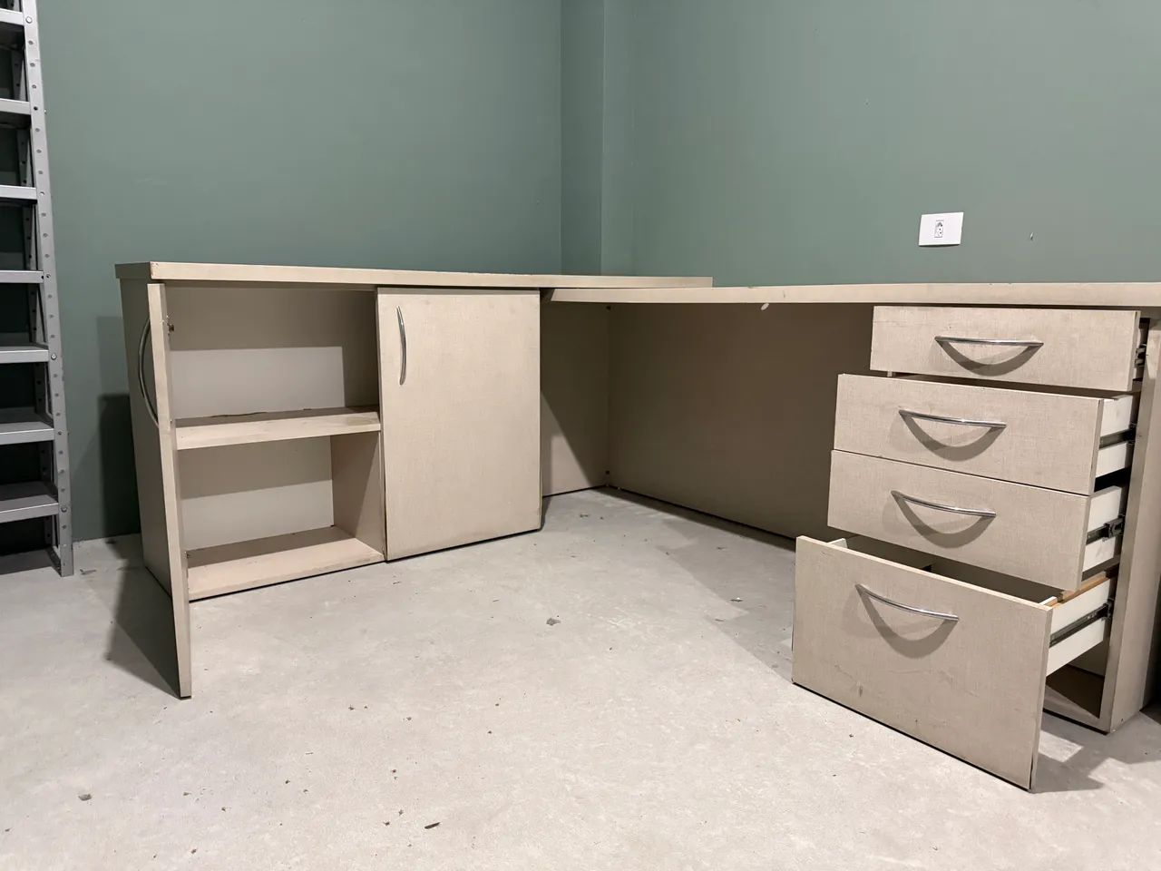 Office Desk