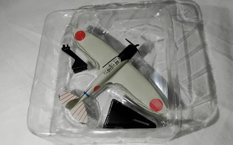 Miniatura Avião Aichi D3A1 Type 99 "Val" - Foto 2