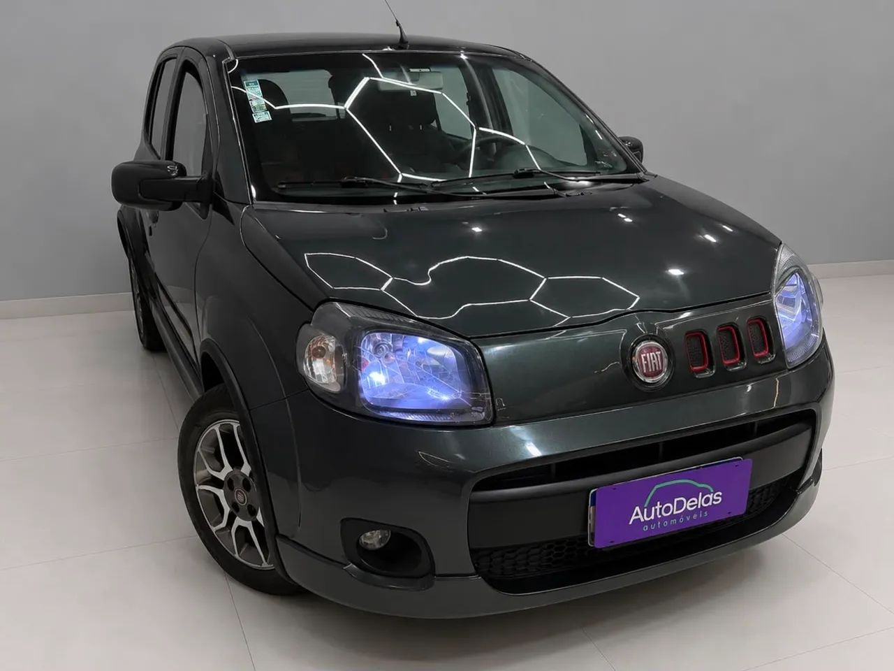 Fiat Uno Sporting 1.4 EVO Fire Flex 8V 4P 2012