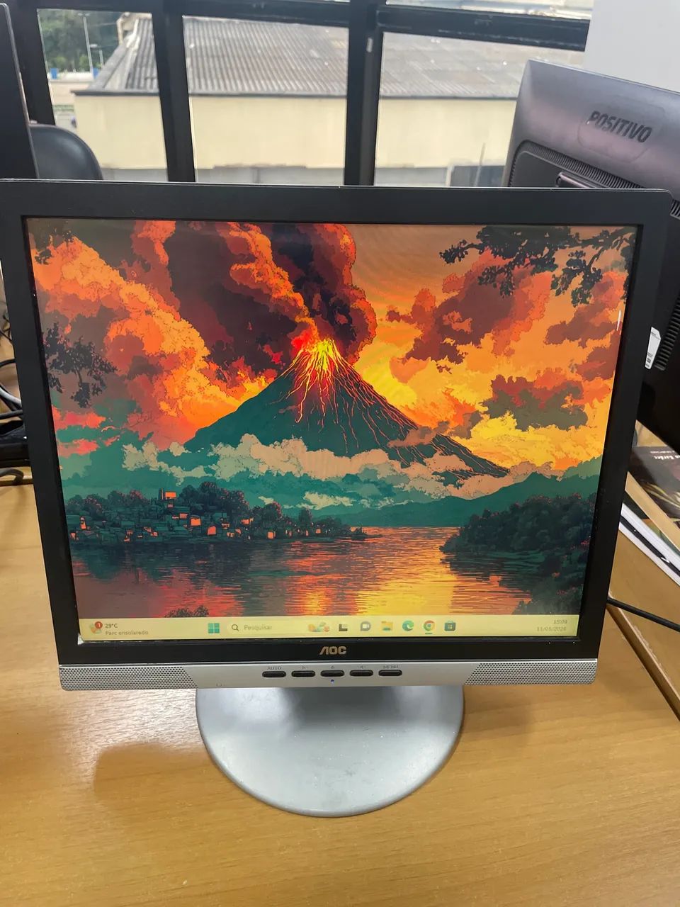 Monitor AOC