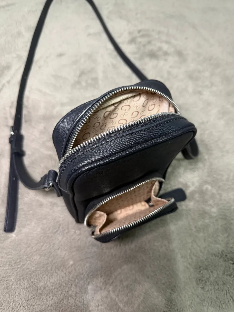 Bolsa guess crossbody  - Foto 4