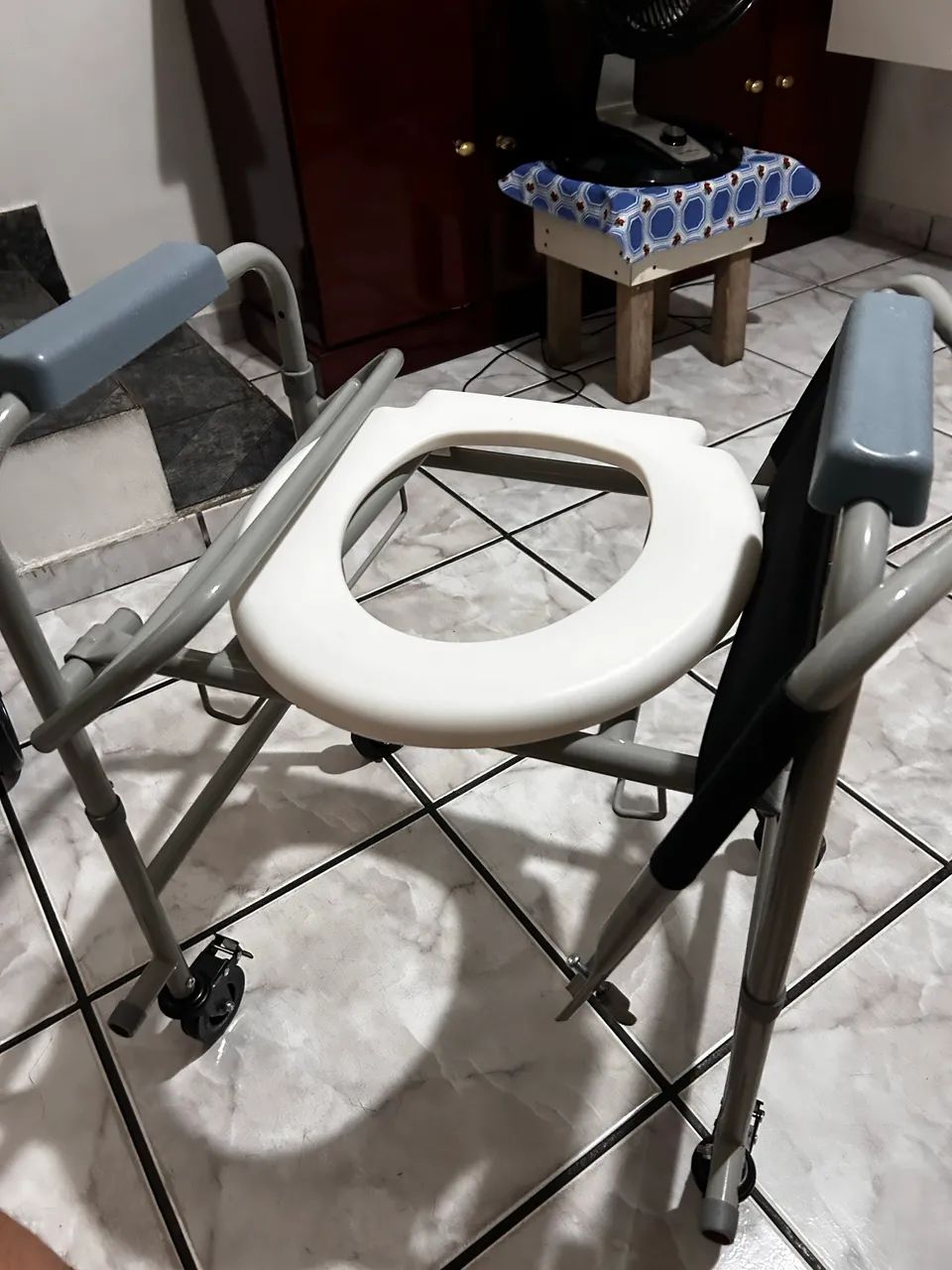 Cadeira de banho - Foto 2
