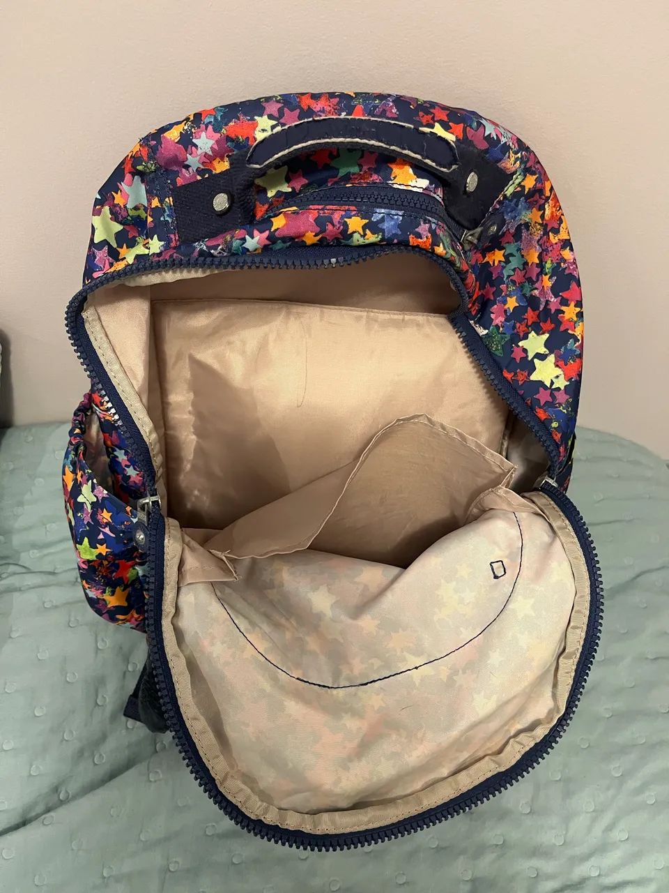 MOCHILA KIPLING SEOUL estrelas coloridas  - Foto 2