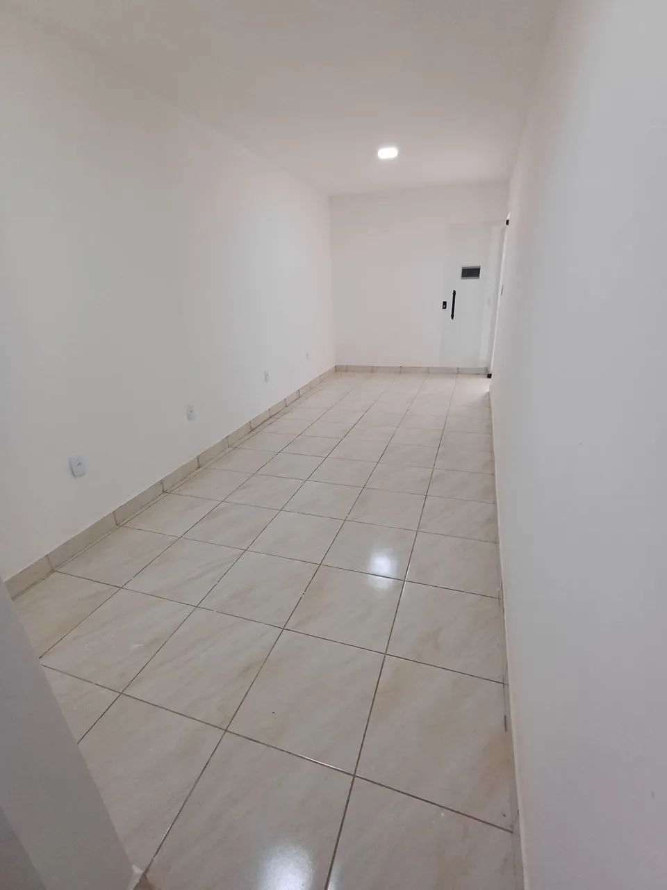 Alugo Salas Comerciais Novas em Mangabeira  - Foto 5