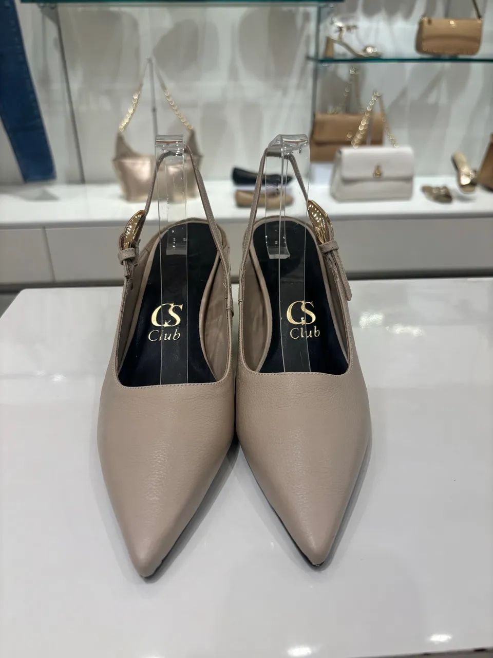 Slingback em couro - Foto 4