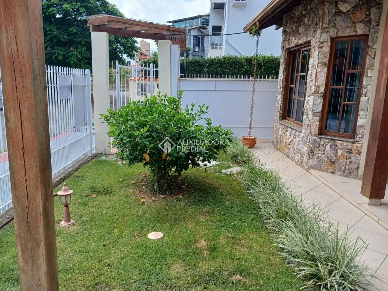 Canto de Canasvieiras , casa com 4 suites, menos de 200m mar. - Foto 2