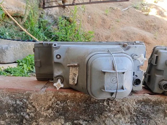 Par de faróis dianteiro do Santana  97  - Foto 6