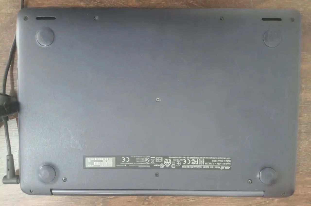 Notebook pequeno Asus - Foto 4