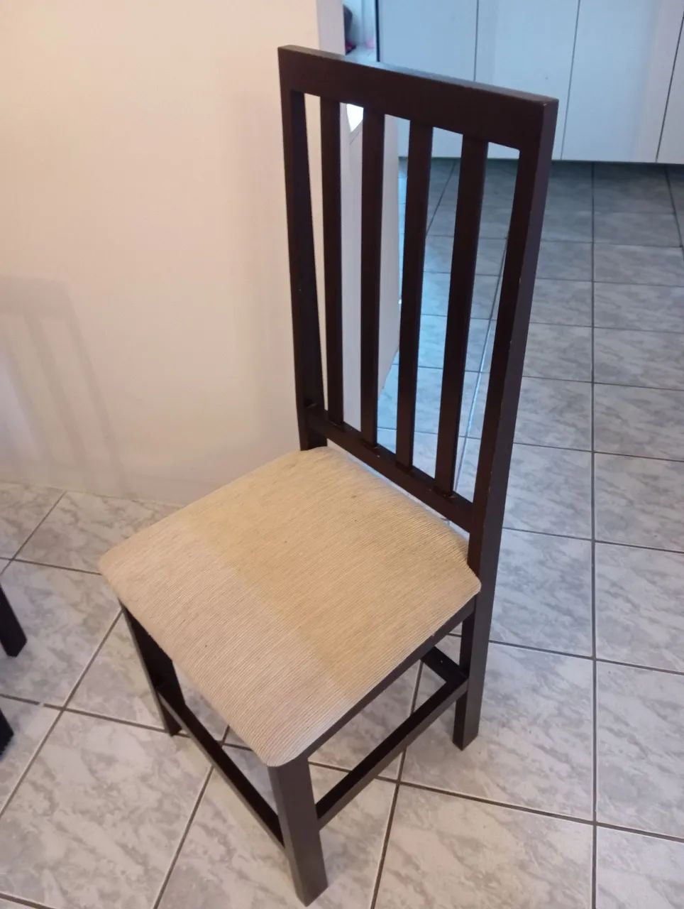 Conjunto de mesa e 6 cadeiras  - Foto 4