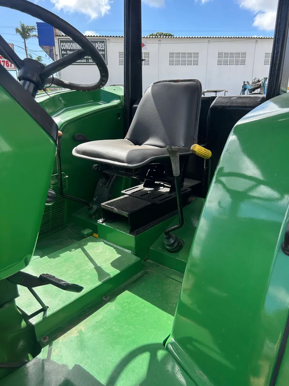 Trator jd 5600 4x2 ano 2001 valor 65.000,00 - Foto 4