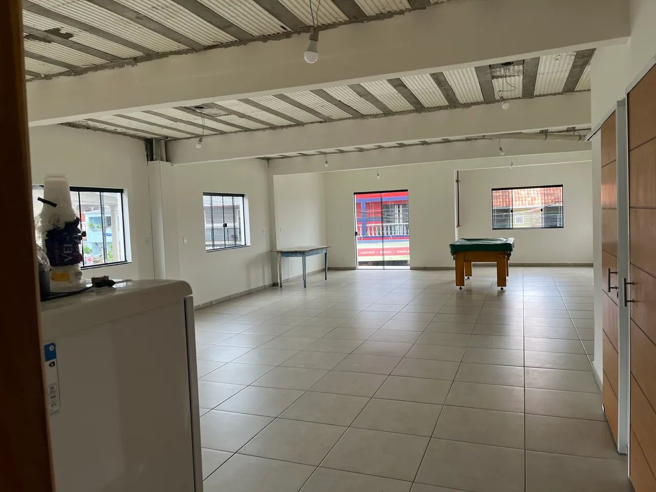 Alugo salas comerciais 