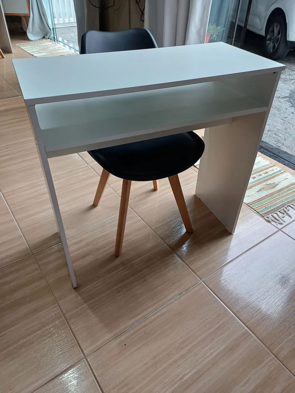 Vendo escrivaninha com cadeira - Foto 2