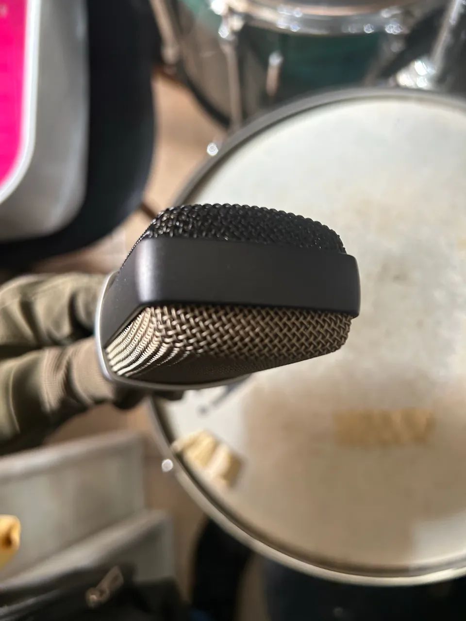 Microfone condensador AKG c214 impecável - Foto 2