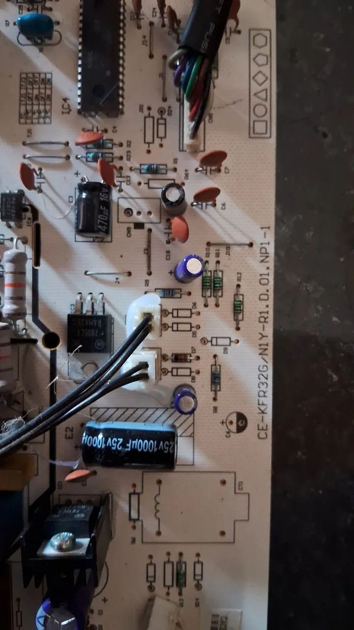 Placa evaporadora Midea modelo KFR32G/N1Y usada - Foto 3