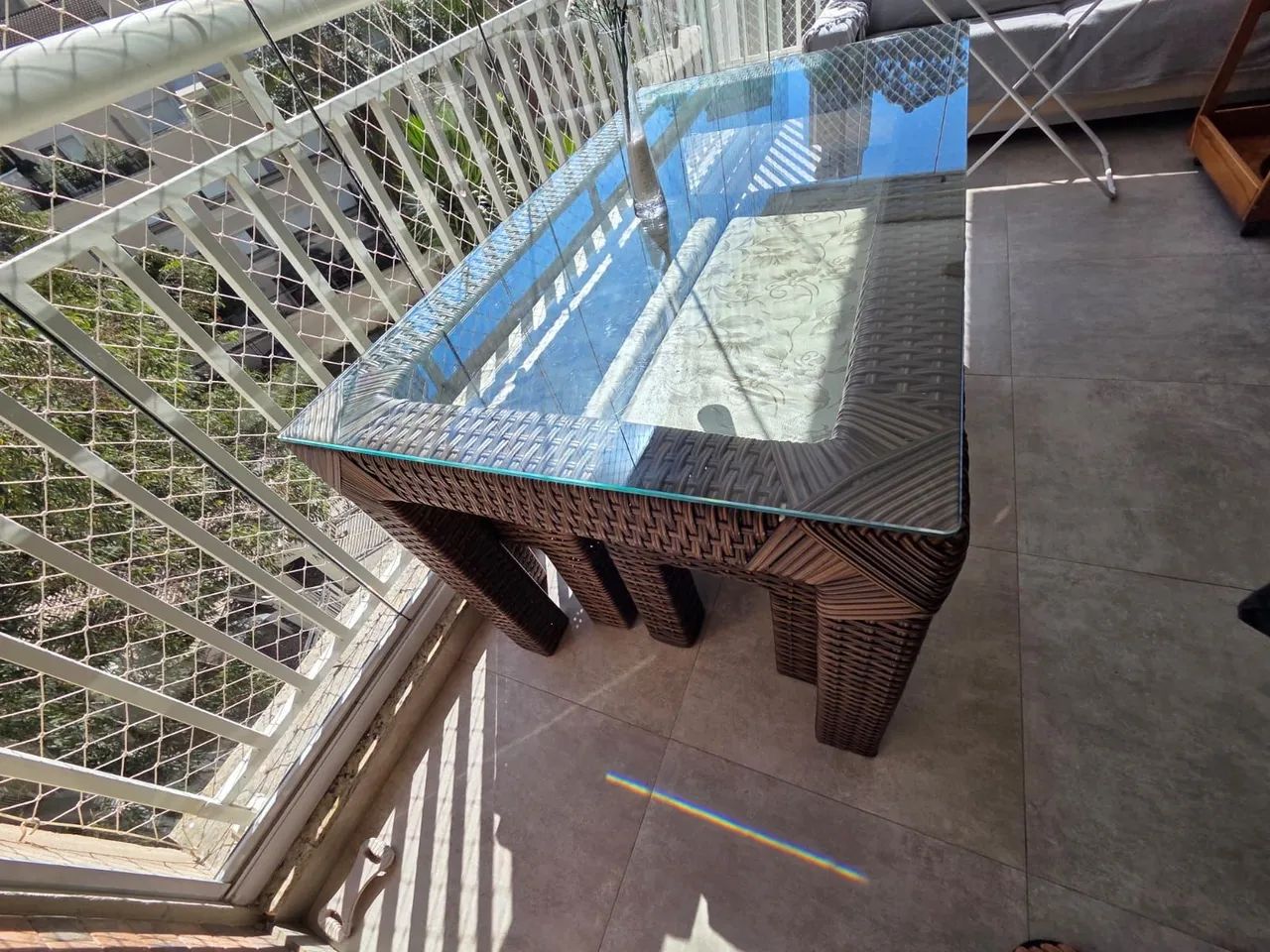 Mesa em Vime e 2 bancos - Foto 3