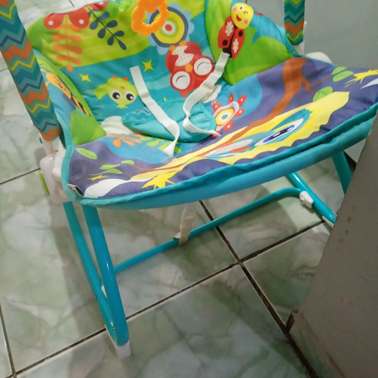 Cadeira de descanso e balanço com brinquedos musicais  - Foto 3