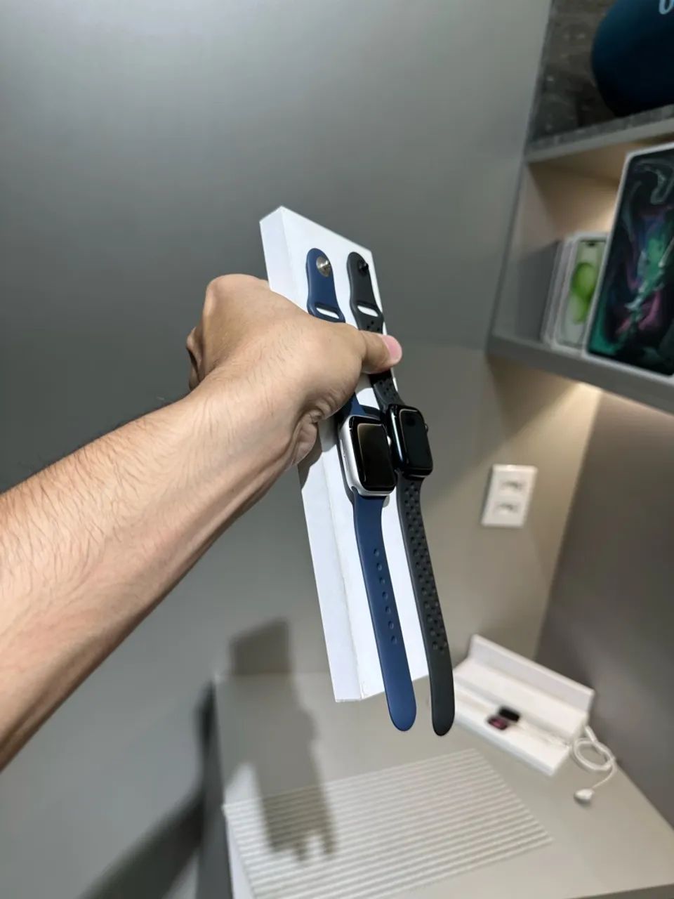 Applewatch Se 2 geração silver é black  - Foto 4