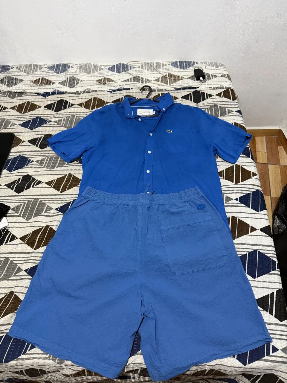 Camisa social & Bermuda Lacoste - Original - Foto 2