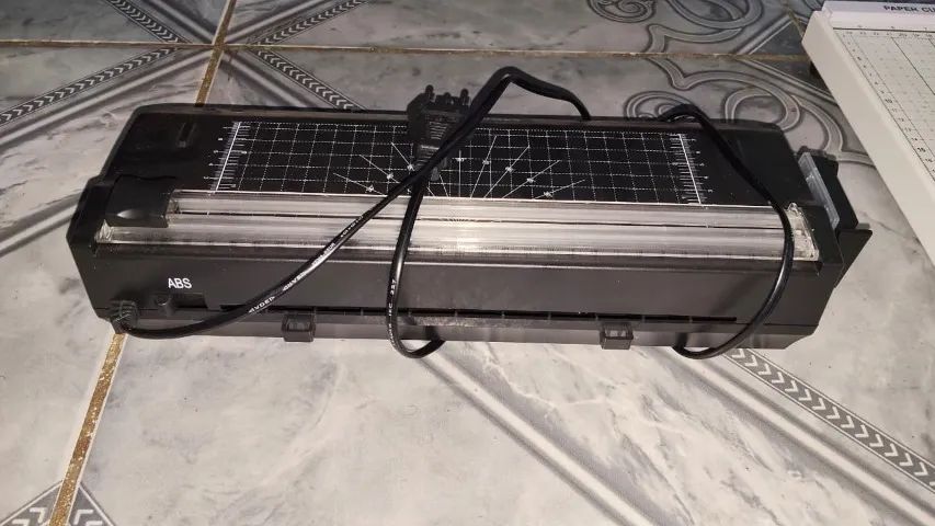 Plastificadora Laminadora A4 3x1 quente e frio + Guilhotina a4 - Foto 2