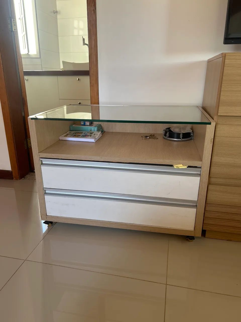 Mesa cabeceira excelente qualidade