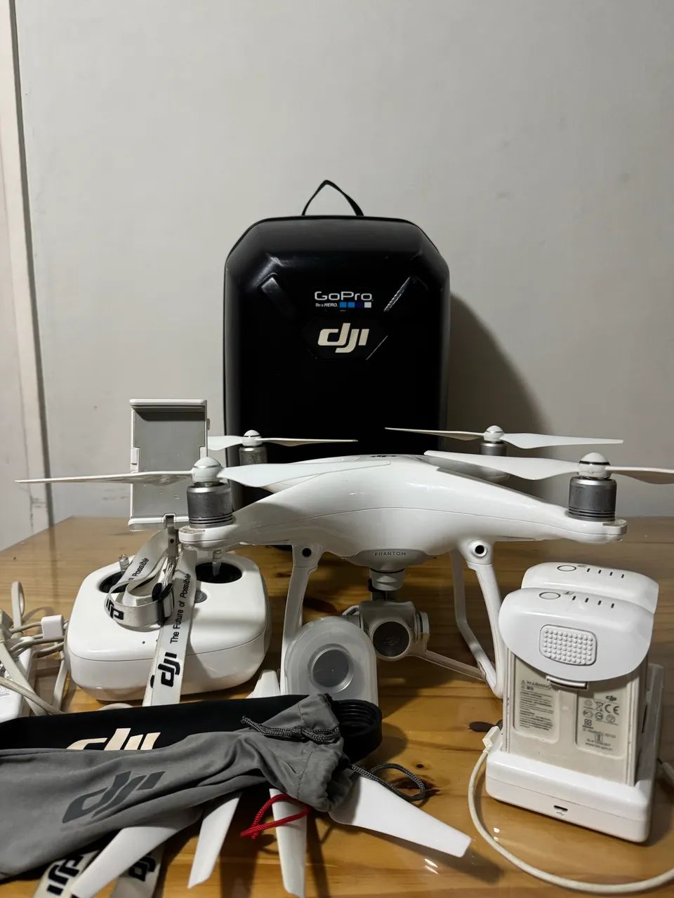 DJI PHANTOM 4 completo