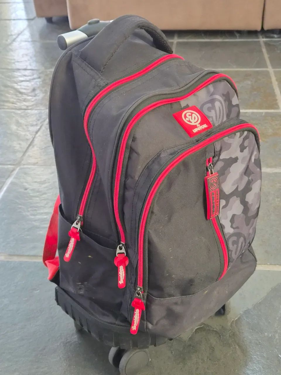 Mochila escolar com rodinhas - Foto 2