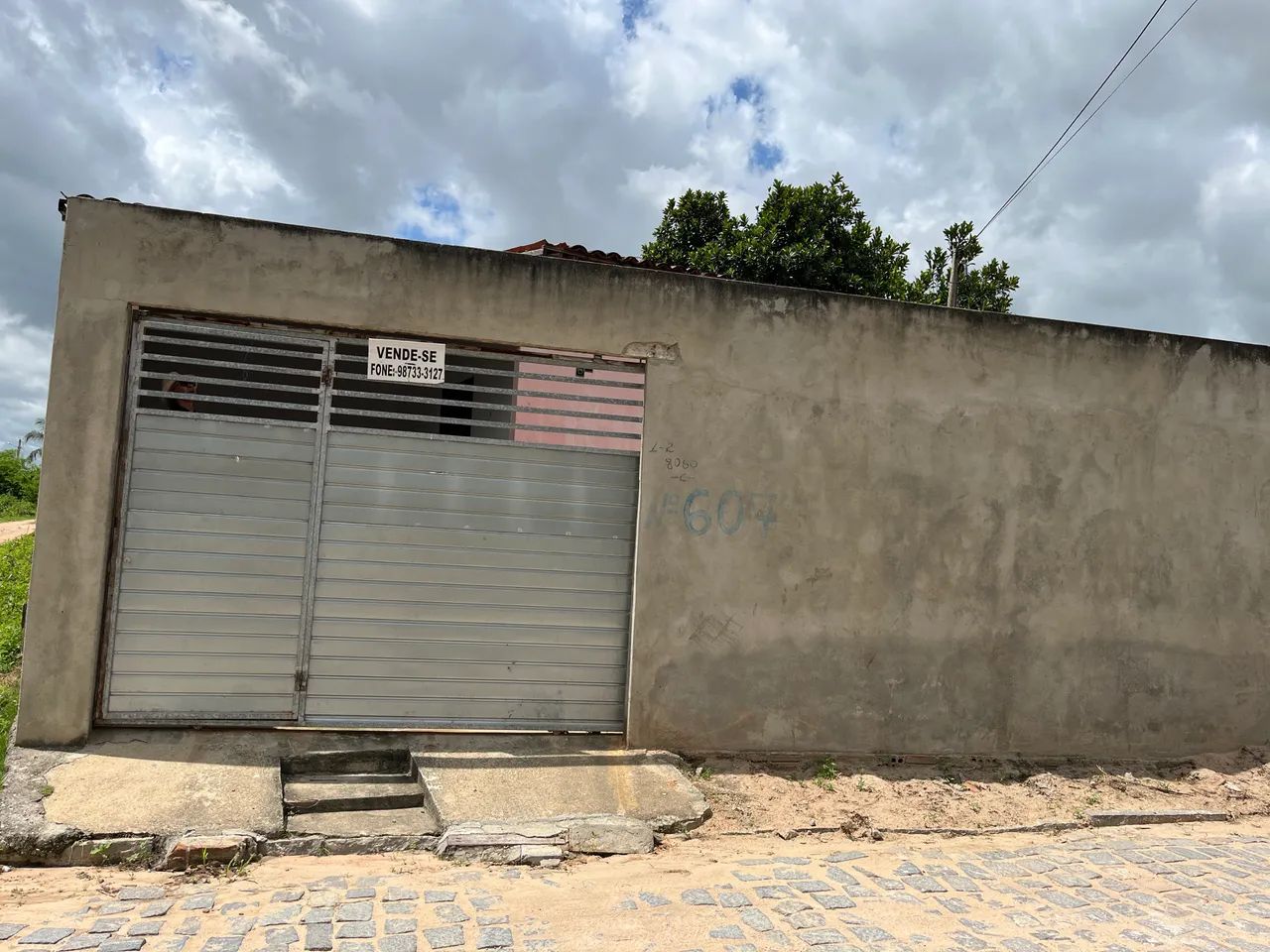 Vendo casa 3/4 (01 suíte) em Montanhas