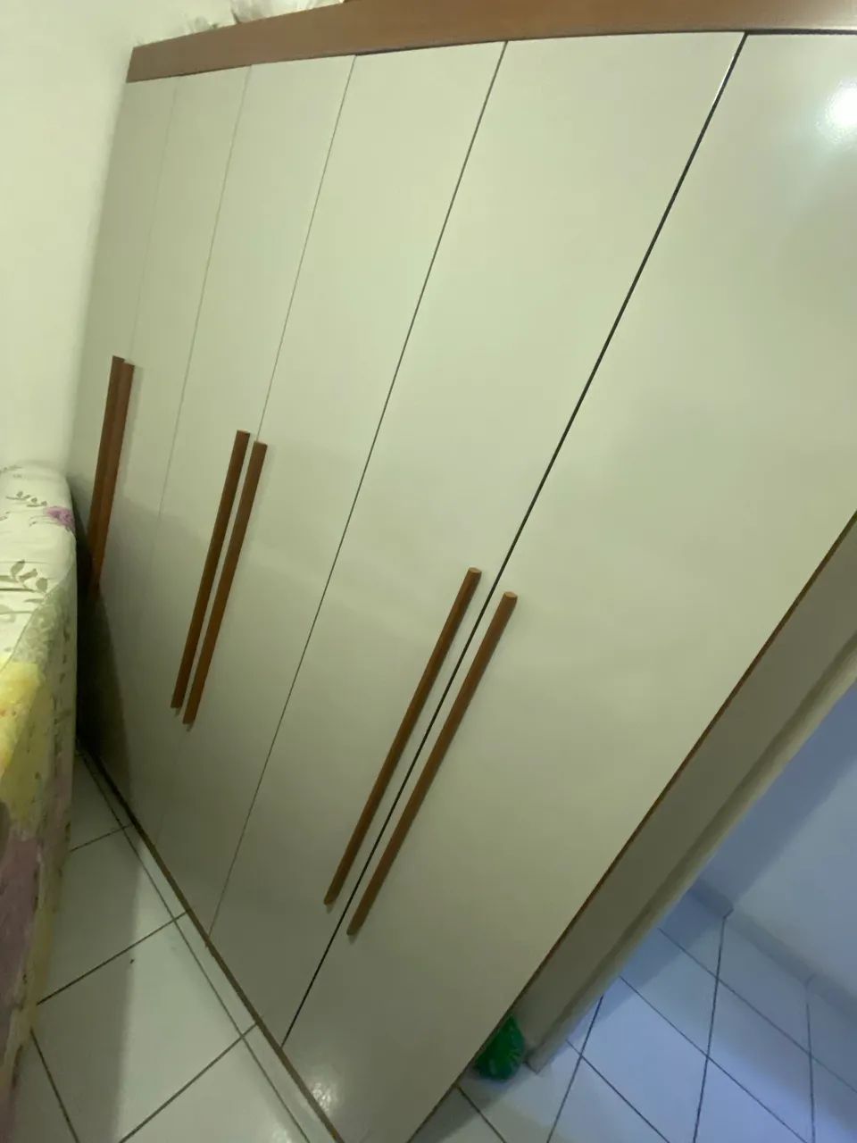vende-se guarda roupa novo