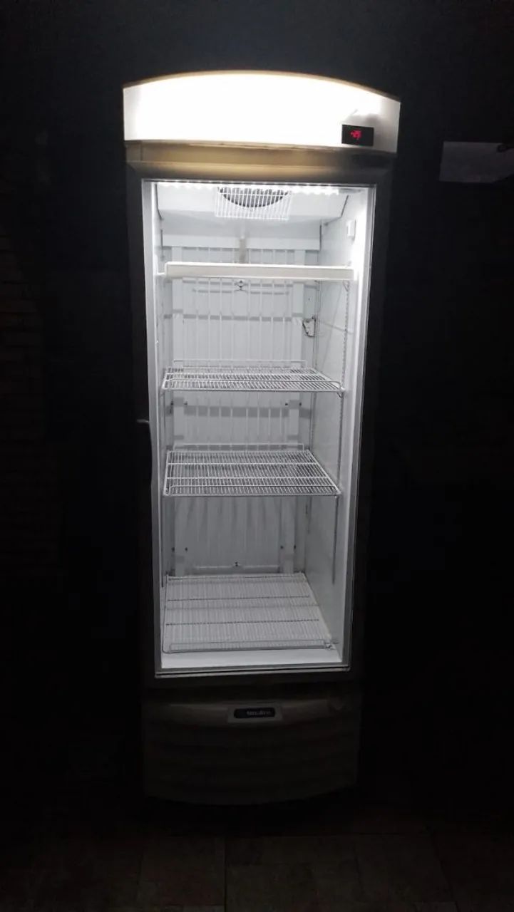 Vendo freezer expositor 220 v 