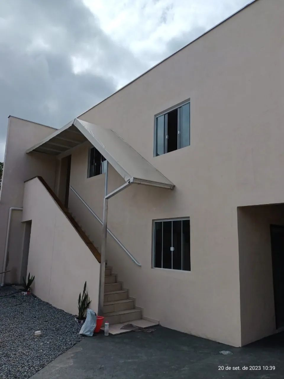 VENDO PREDIO COM 5 APARTAMENTOS NO RIO BONITO