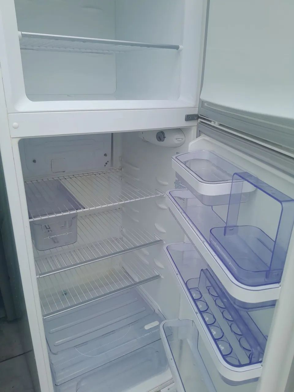 Geladeira  Electrolux  - Foto 3