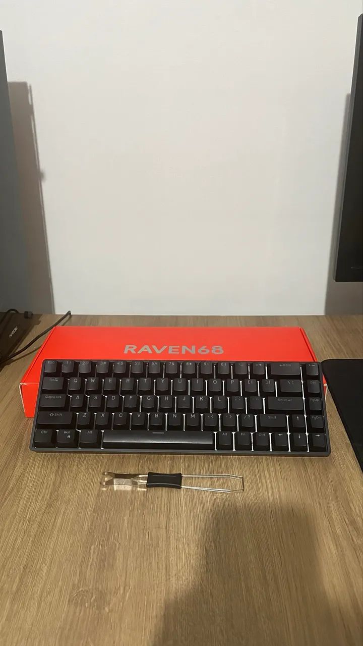 Teclado magnético raven 68