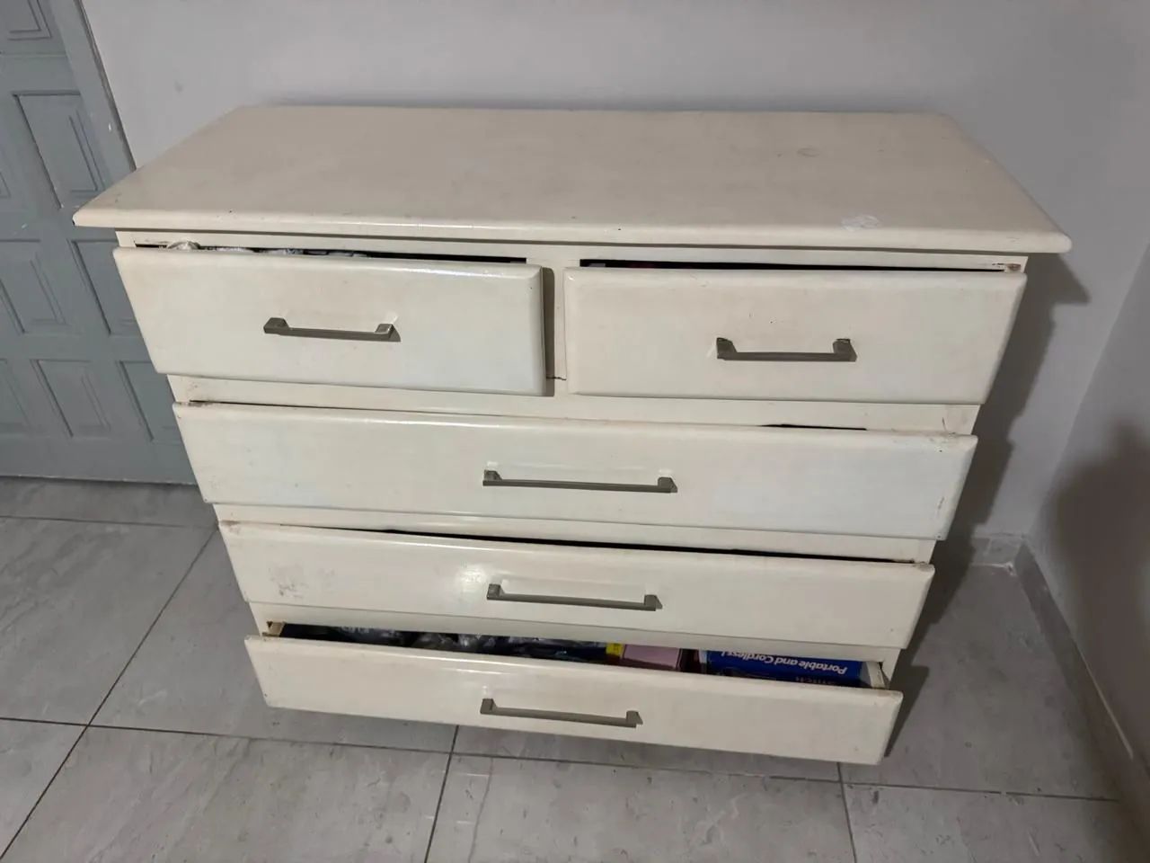 CÔMODA USADA DE MADEIRA R$ 800,00 - Foto 3