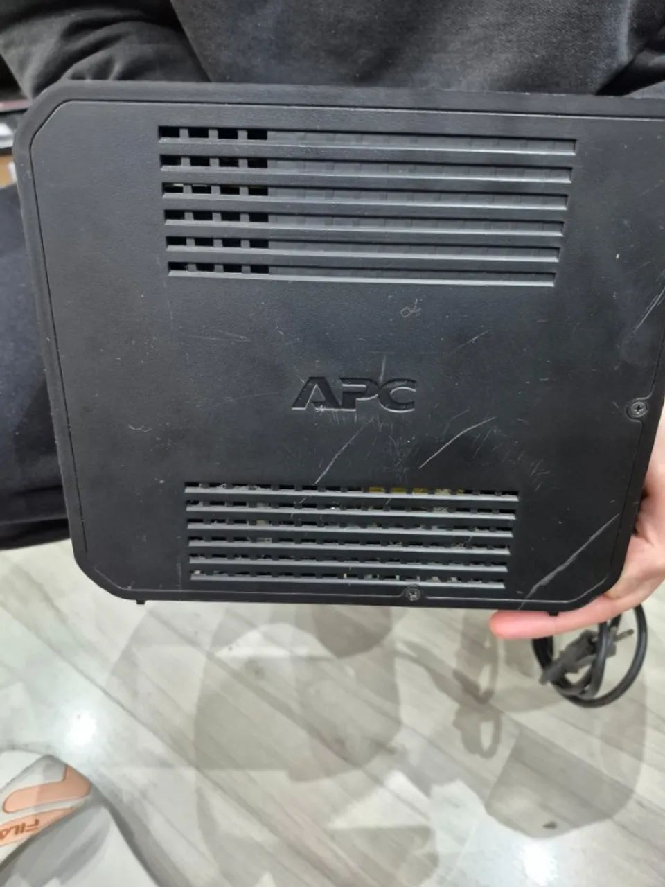 No-break / UPS APC Back-UPS 400 VA (Com 4 Tomadas) - Foto 3