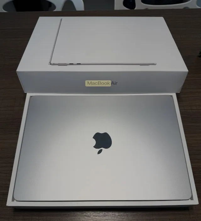 Macbook Air M2 512gb ssd 24gb ram + acessórios - Notebooks