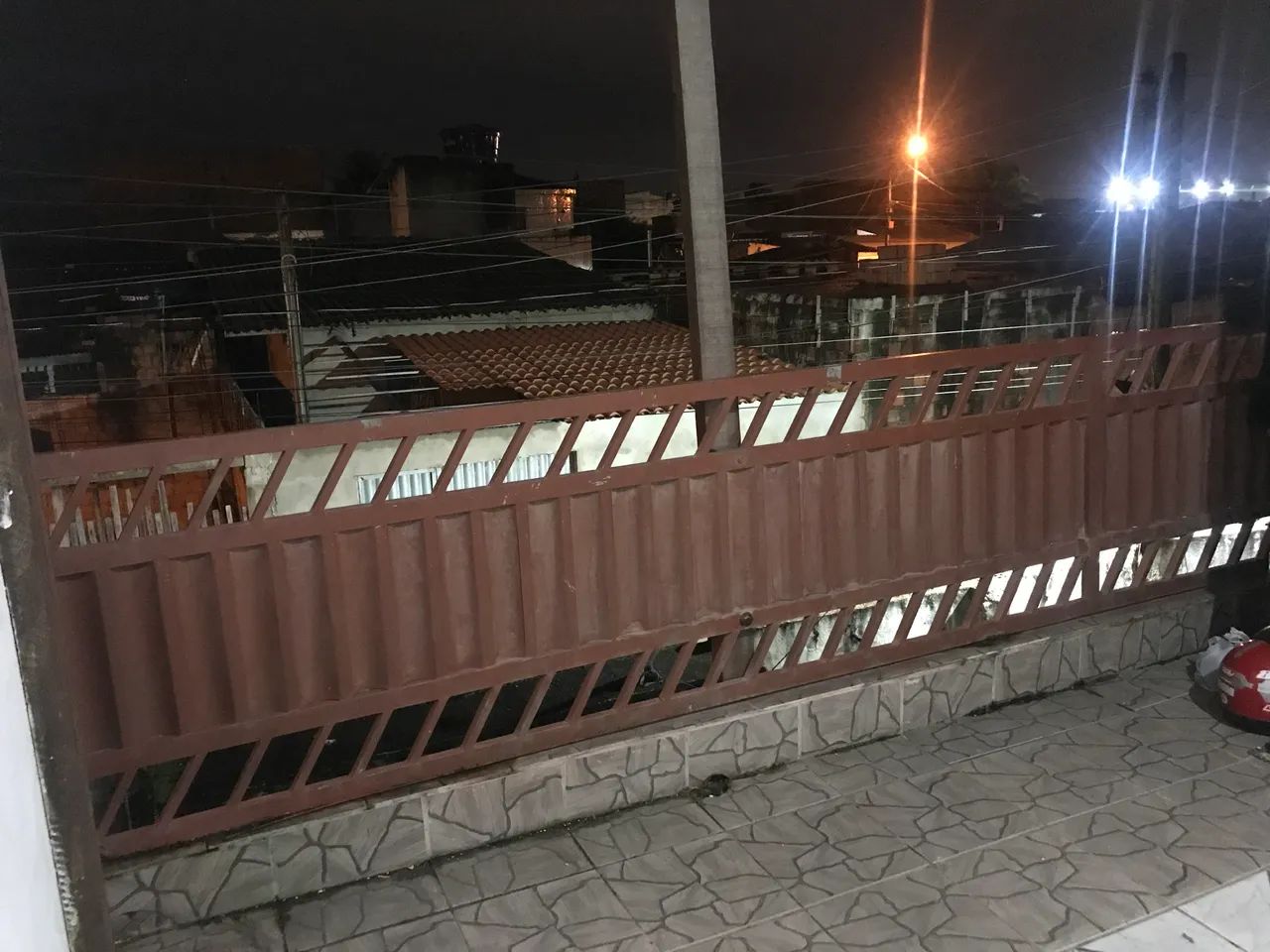 Alugo essa casa enorme bem ventilada   - Foto 3