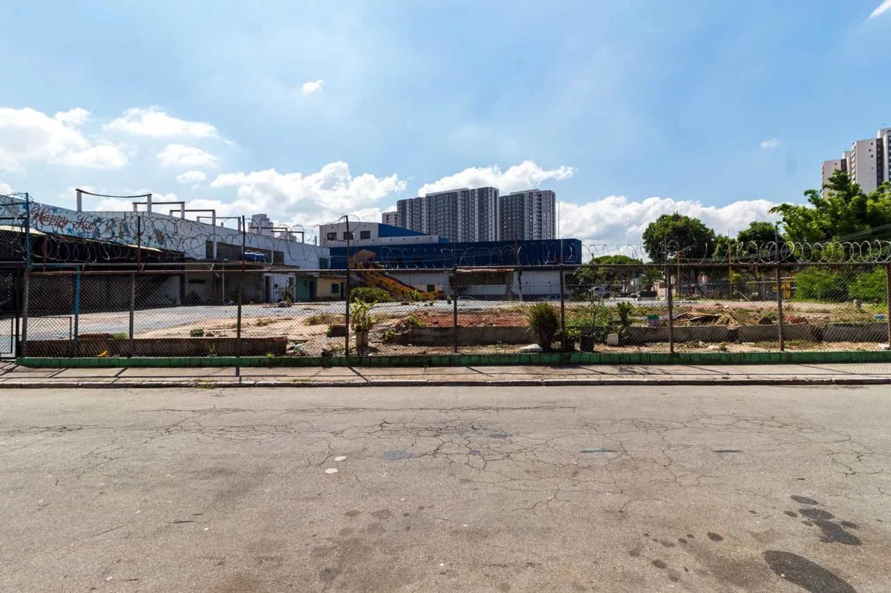 Terreno na Avenida Inajar de Souza, 3817  1870 m² - Foto 2