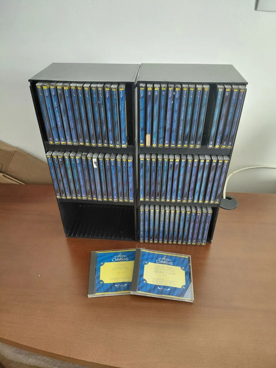 CDS DE MÚSICA CLÁSSICA COM SUPORTE 