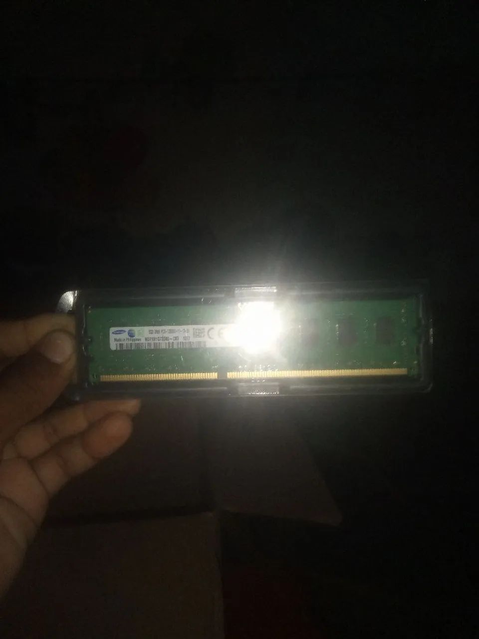 Memória RAM da Samsung DDR3 8 GB funcionando perfeitamente