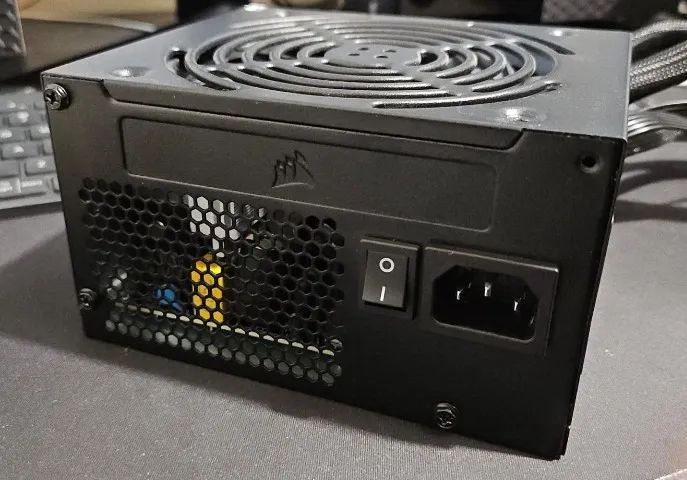 Fonte ATX Corsair CX750 750 Watts, 80 PLUS Bronze - Foto 2