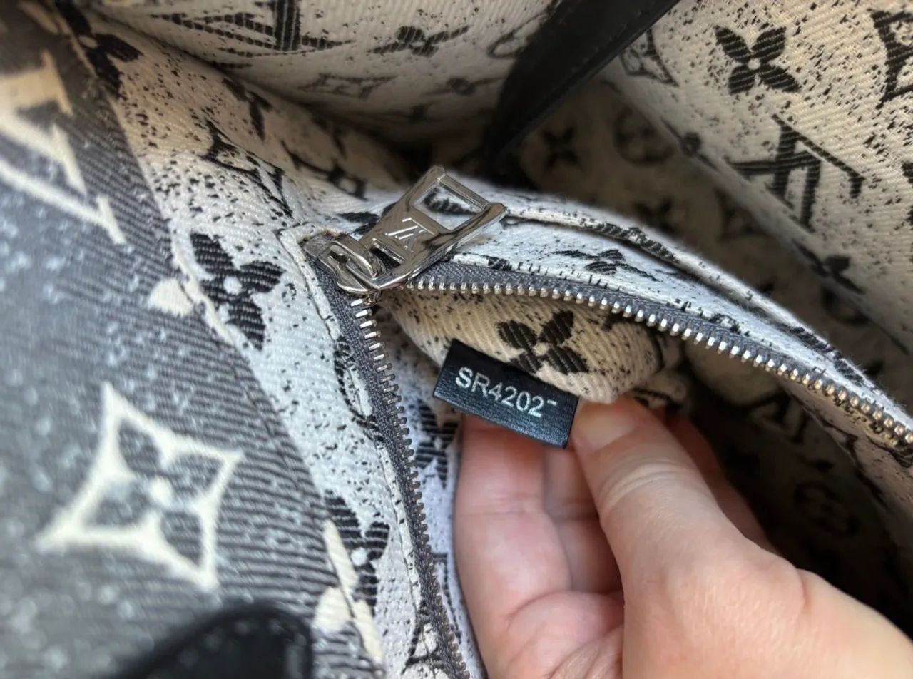 Bolsa Louis Vuitton onthego  - Foto 5