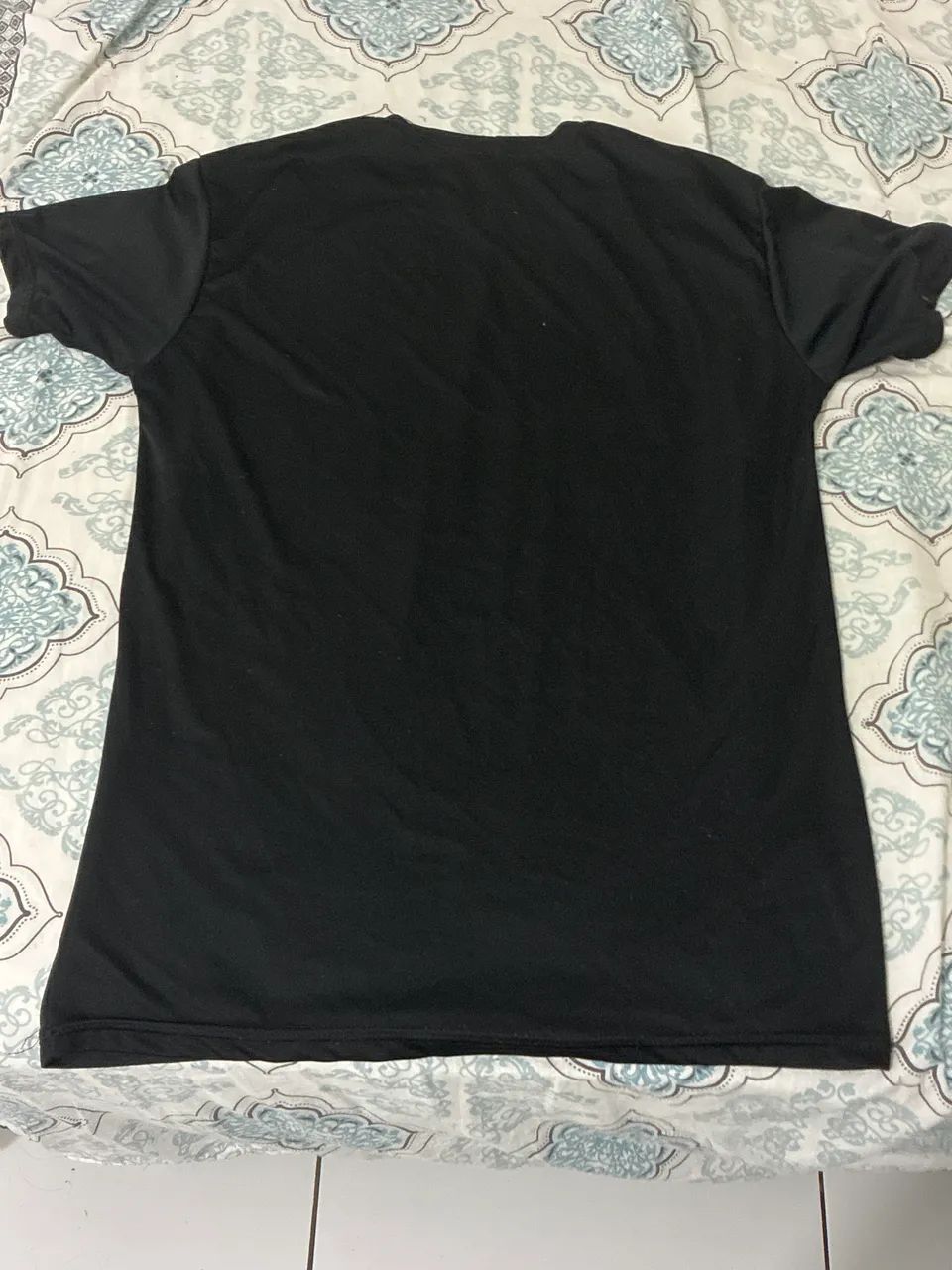 Camisa preta de compressão sem estampa - Foto 2
