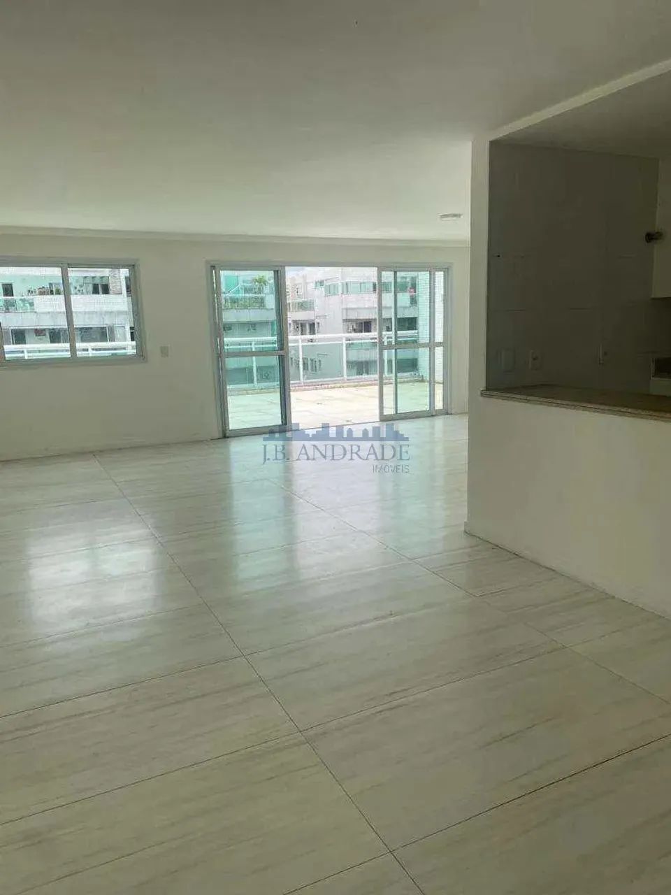 Recreio dos Bandeirantes | Cobertura 4 quartos, sendo 2 suites