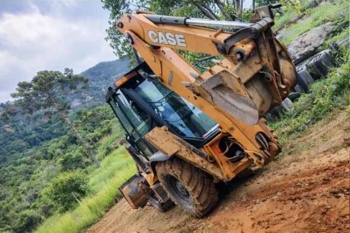 Retroescavadeira CASE 580N - Cabinada - pronta para trabalho - Foto 2