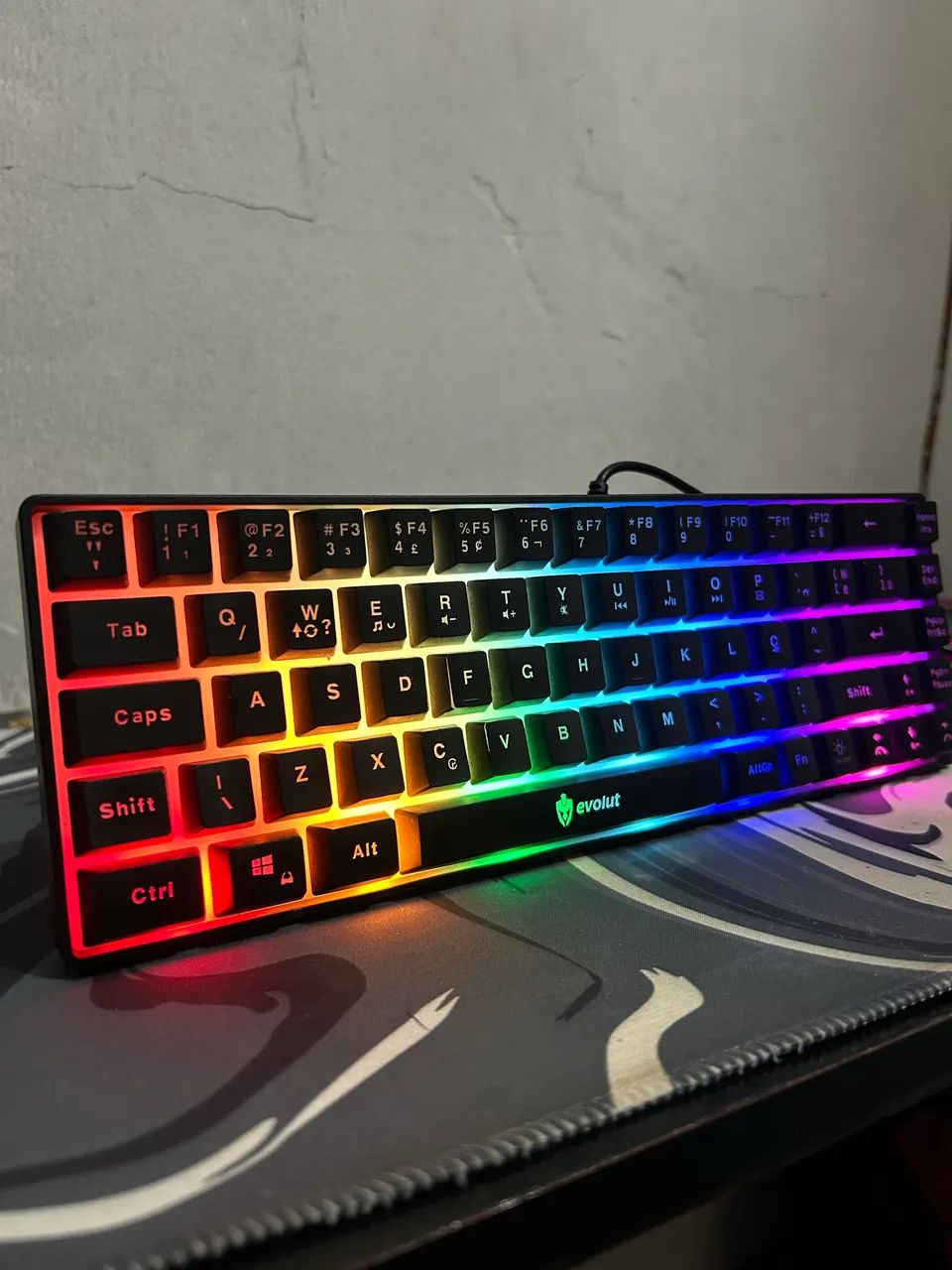 Teclado 60%, perfeita condições, com led!!!! - Foto 3