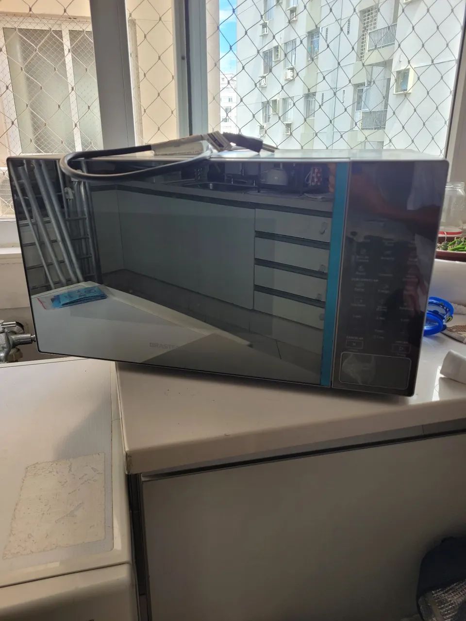 Micro-ondas Brastemp 32L, 127v, prata, espelhado