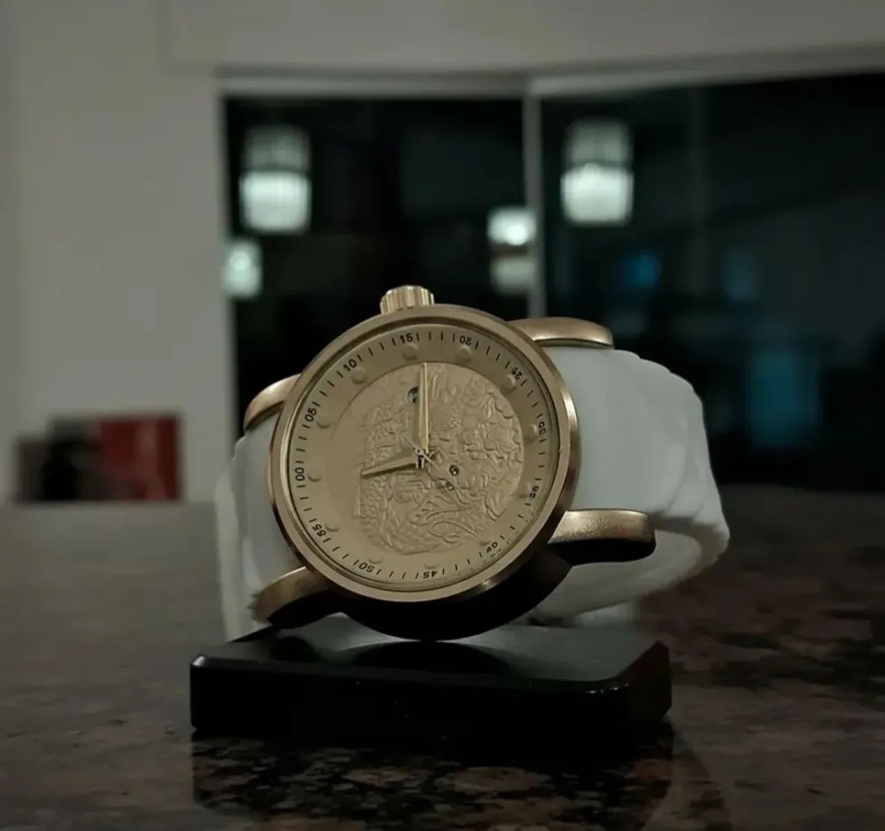 Relógio yakuza Dourado com branco  - Foto 5