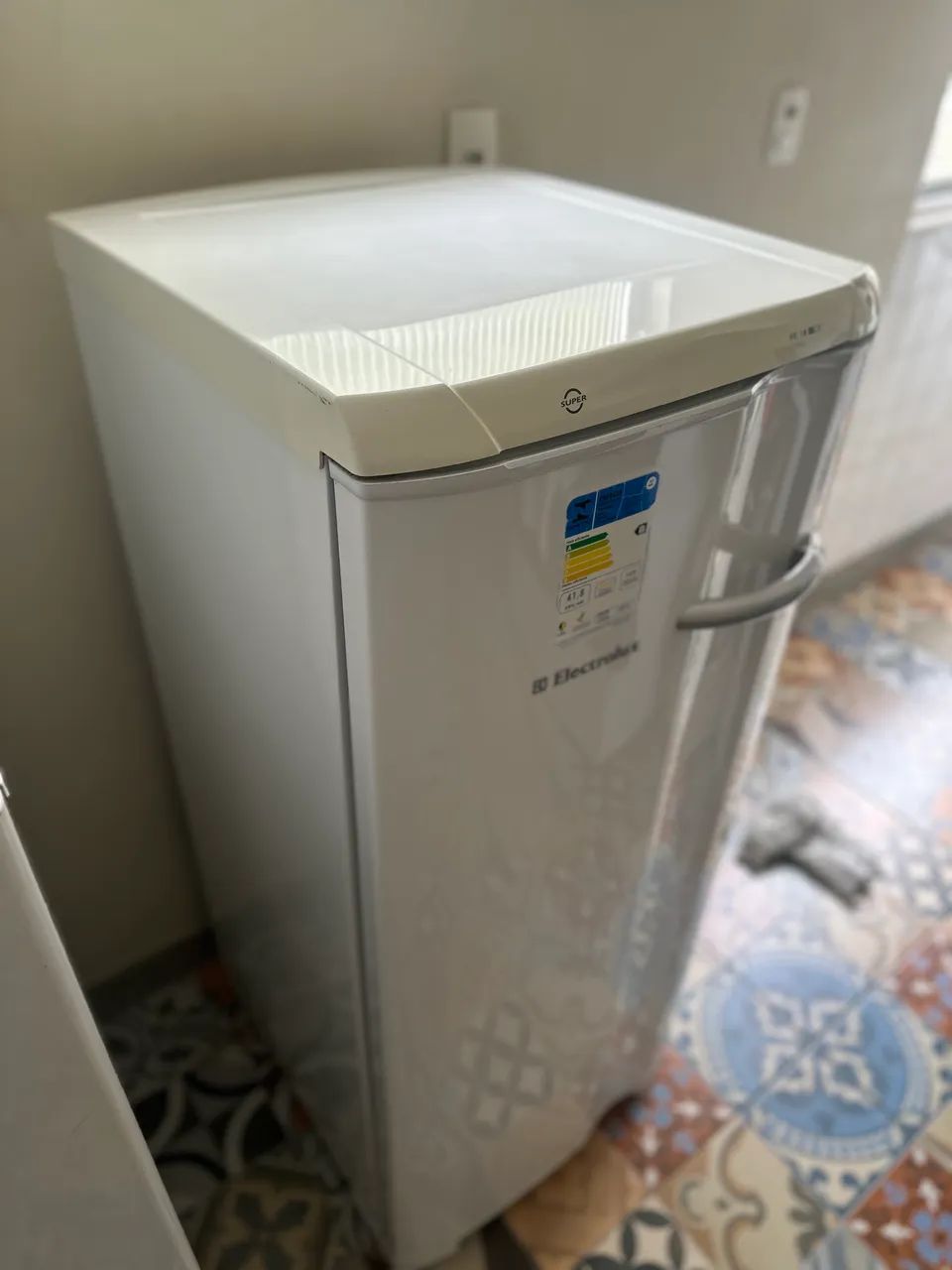 Freezer vertical Eletrolux 145L
